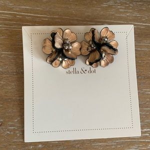 Stella & Dot New Juliana Statement Studs